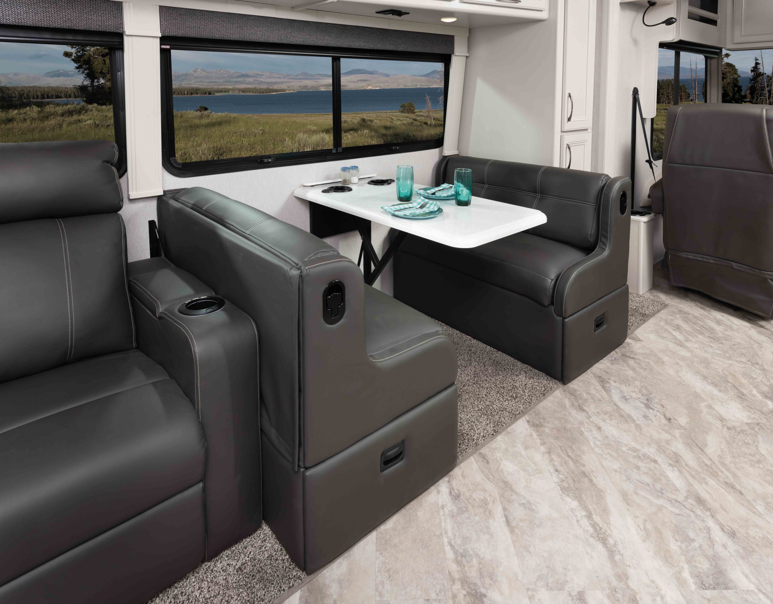 2023 Southwind - Spacious Class A Gas Motorhome - Fleetwood RV
