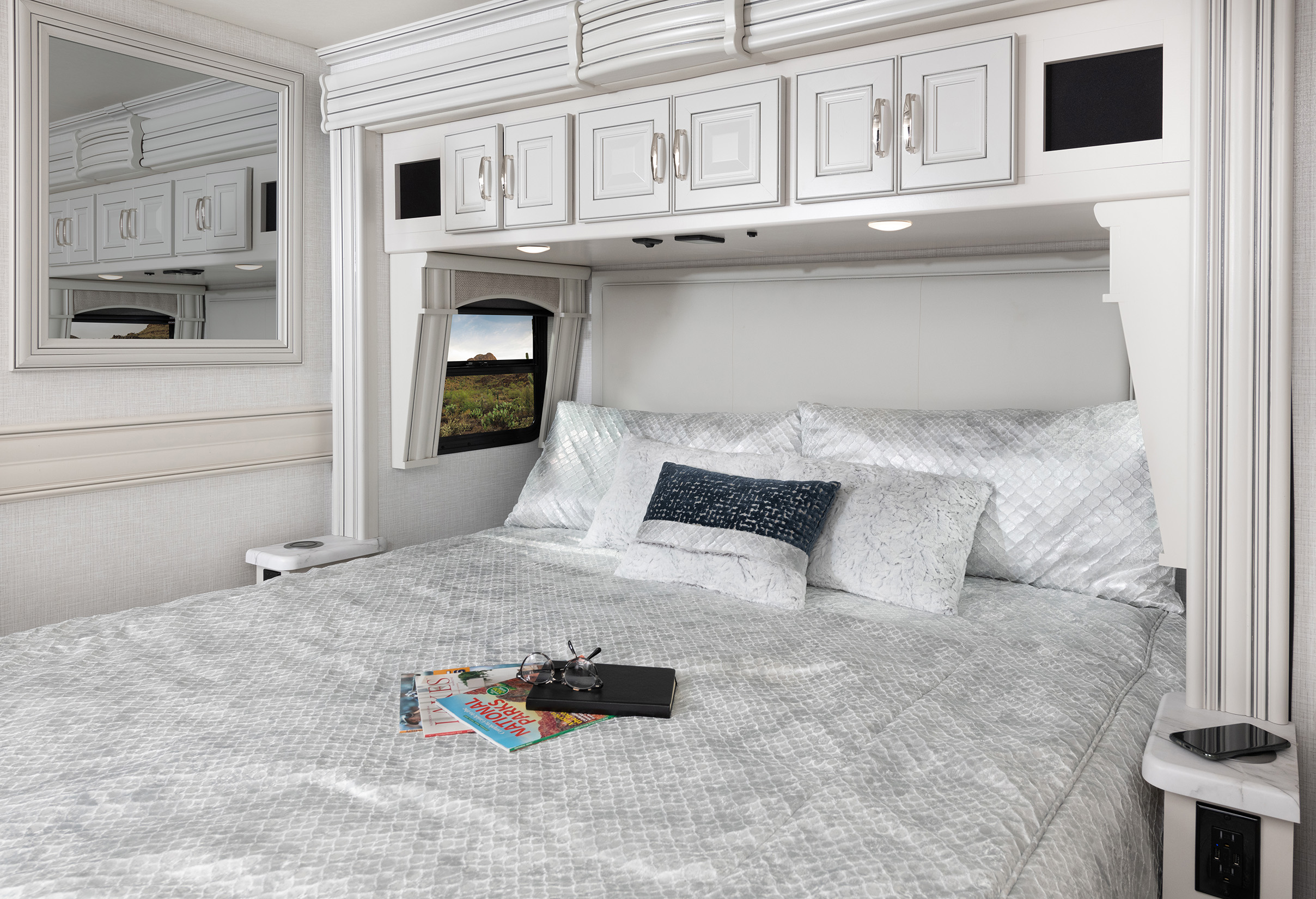 2024 Discovery Most SoughtAfter Class A Diesel Fleetwood RV
