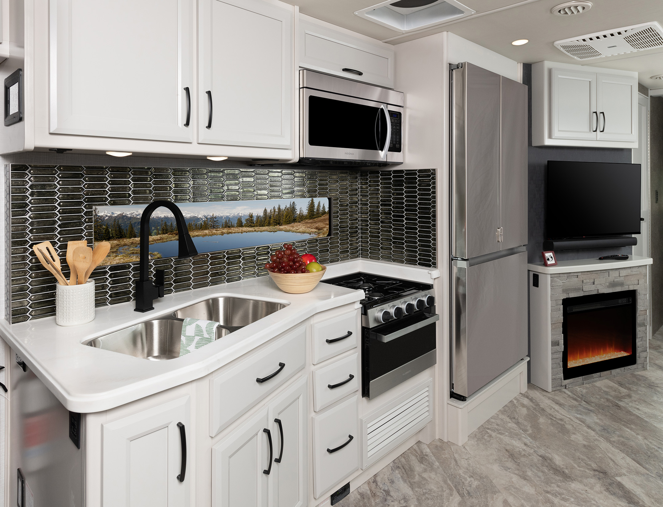 2024 bounder greatest selling class a gas rv fleetwood rv